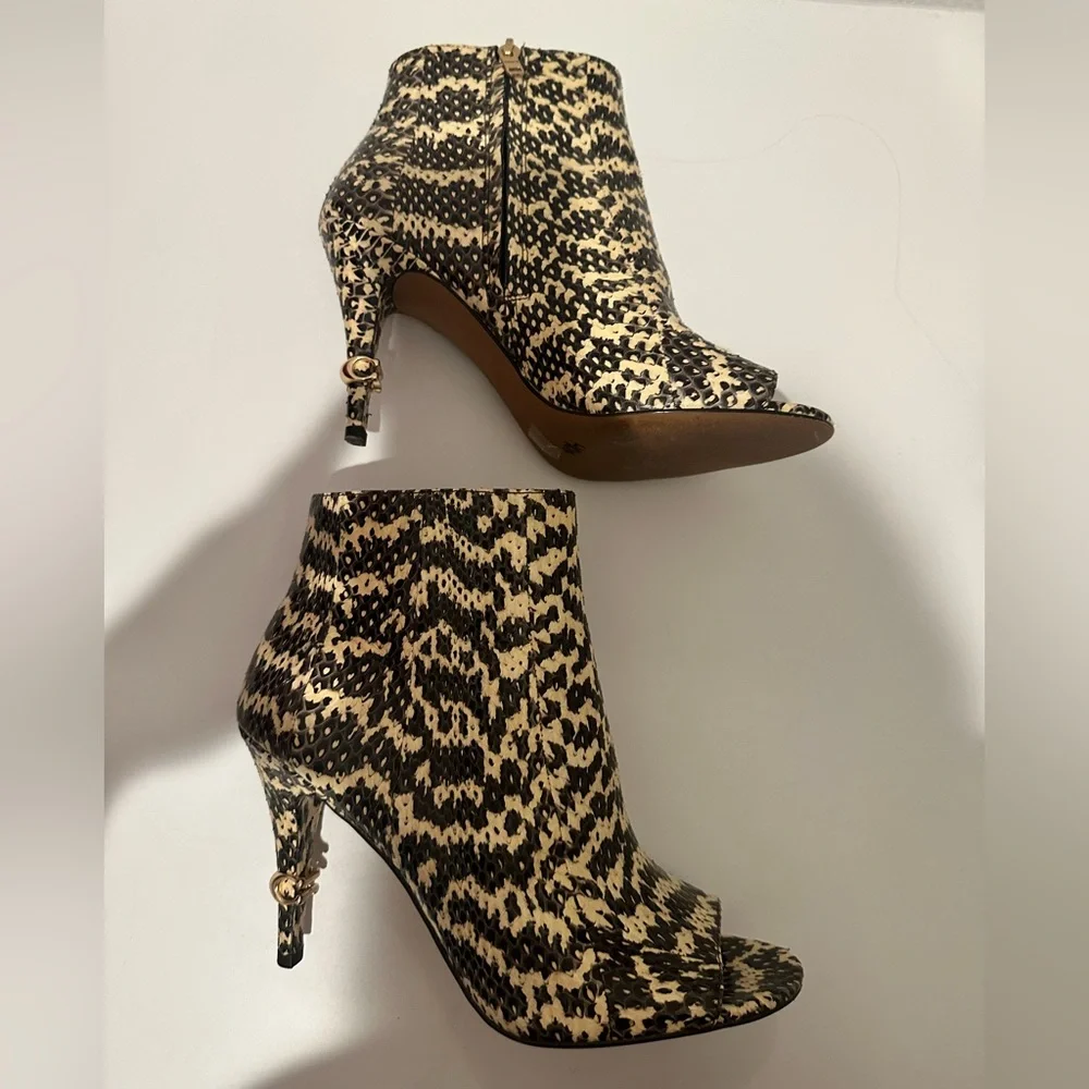 COACH Remi Snakeskin Natural Tan and Black High Heel Ankle Boots Booties Size 9 - Picture 5 of 14